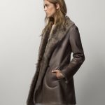 El abrigo de Massimo Dutti que te escandalizará por su precio