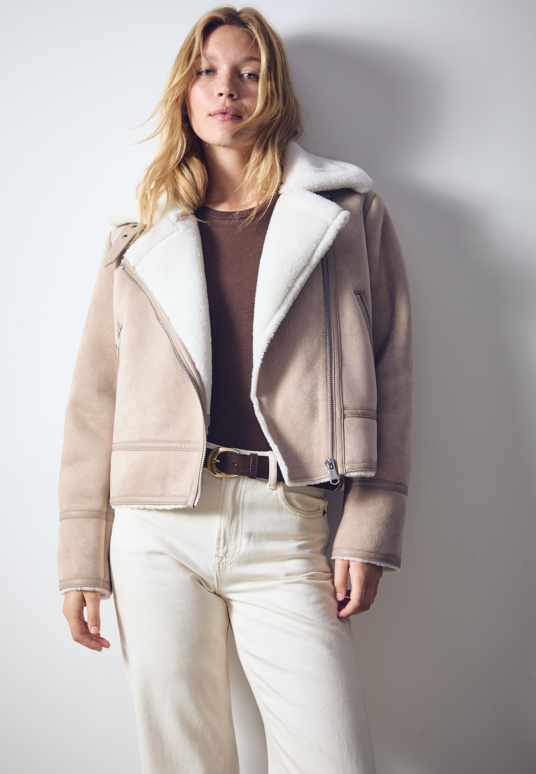 abrigos-stradivarius-602uoq-1.jpg Abrigos Efecto Ante para Mujer | Stradivarius España - Imagen 1