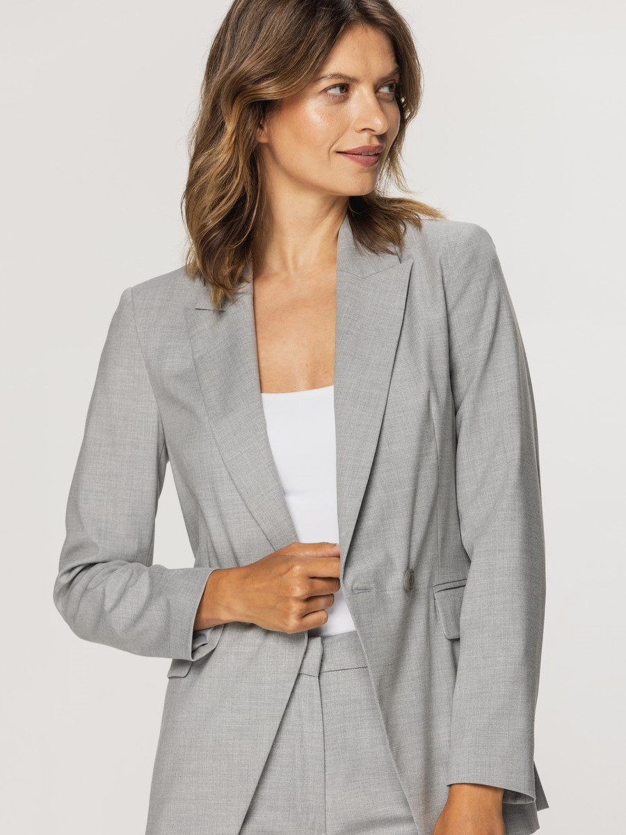 chaqueta-gris-934cns-1.jpg Chaqueta gris claro para mujer con doble botonadura y estampado liso 15446 - Imagen 1