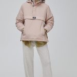 Disponible en tres colores, Pull & Bear tiene la cazadora canguro más versátil del invierno, y por solo 26 euros | Mujerhoy